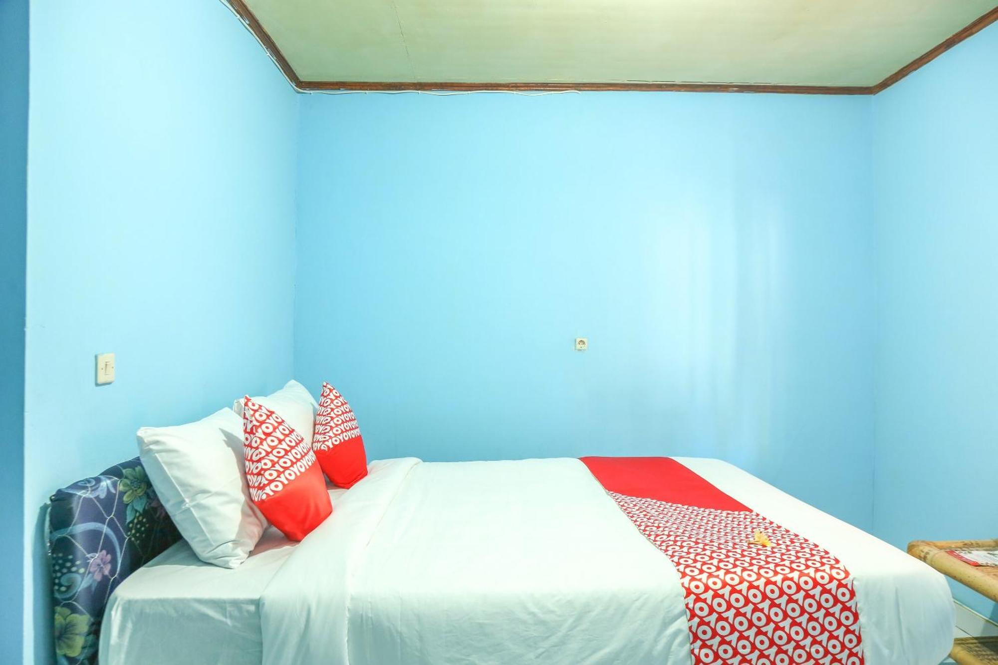 Oyo 1662 Zury Homestay Kuta  Экстерьер фото
