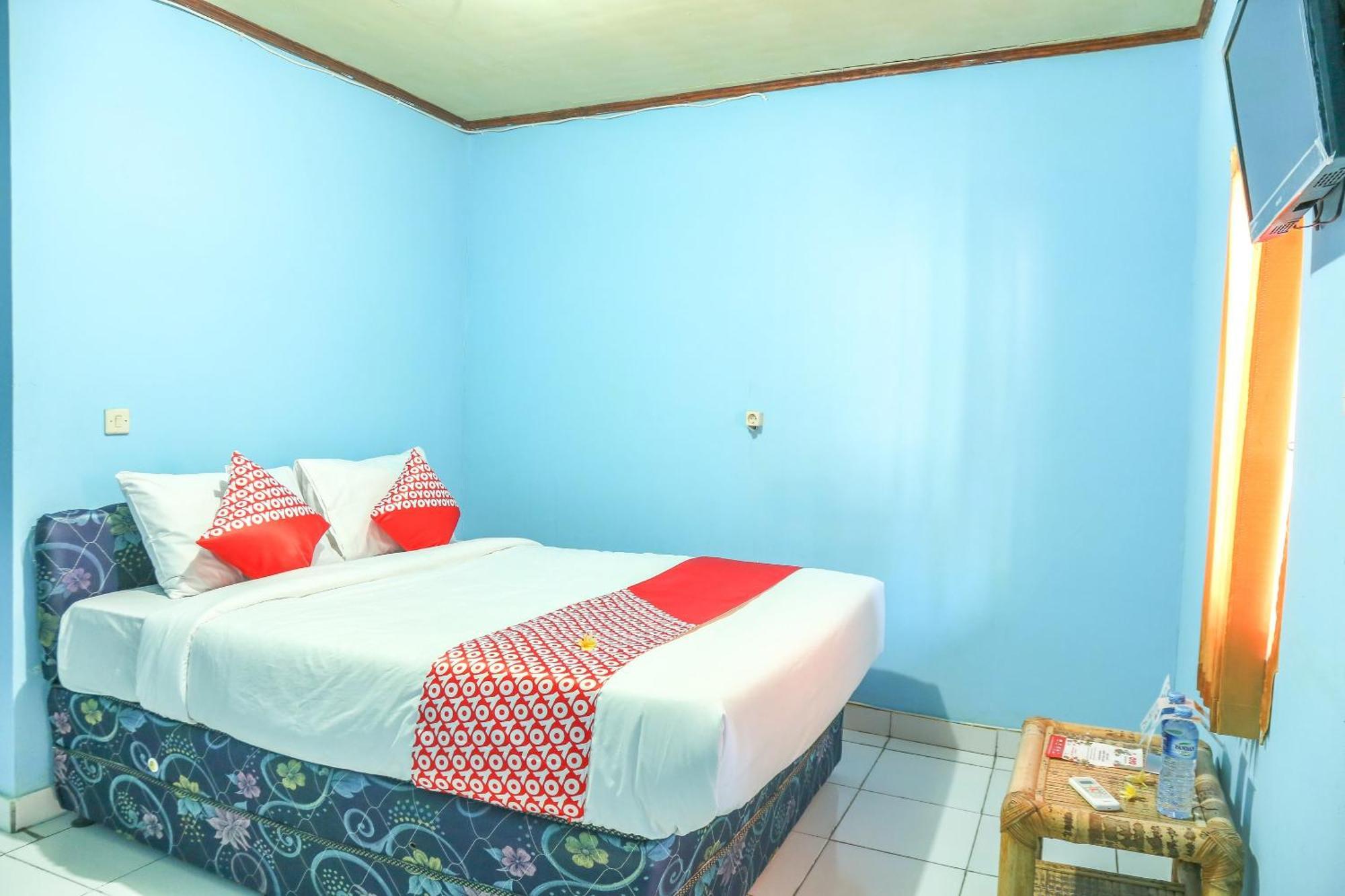 Oyo 1662 Zury Homestay Kuta  Экстерьер фото